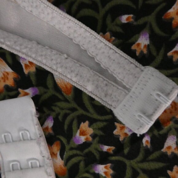 VASSARETTE | B36/80 | Elegant Whitish Grey Bra | Adjustable Straps - Picture 9 of 11